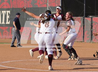 Thumbnail 1 in Point Loma vs. West Hills (CIF SDS Division 2 Final) photogallery.