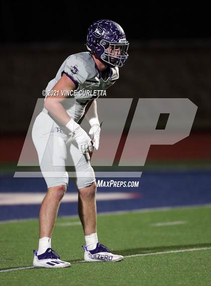 Thumbnail 2 in Boerne vs. Canyon Lake (UIL 4A Bi-District Playoff) photogallery.
