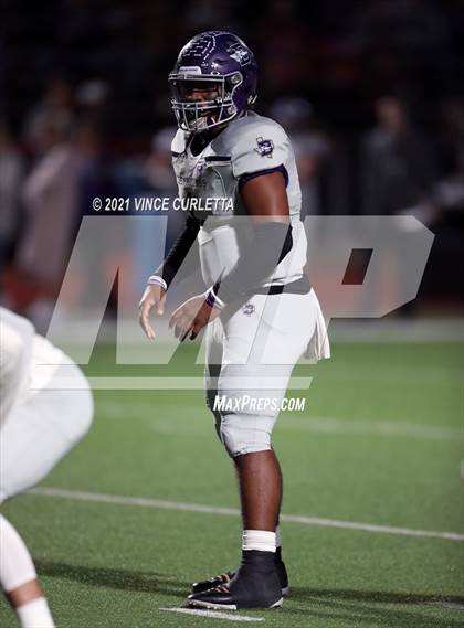 Thumbnail 1 in Boerne vs. Canyon Lake (UIL 4A Bi-District Playoff) photogallery.
