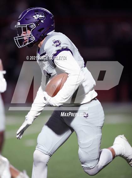 Thumbnail 3 in Boerne vs. Canyon Lake (UIL 4A Bi-District Playoff) photogallery.