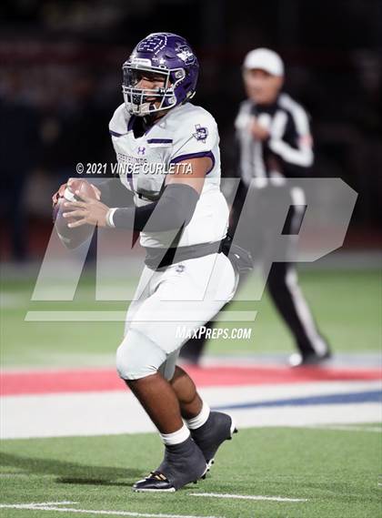 Thumbnail 3 in Boerne vs. Canyon Lake (UIL 4A Bi-District Playoff) photogallery.