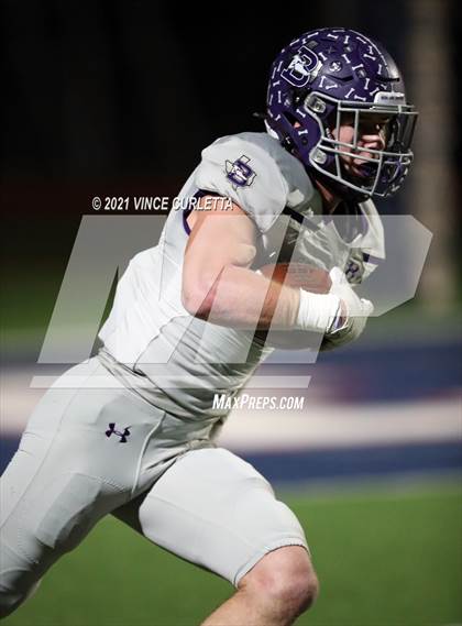 Thumbnail 3 in Boerne vs. Canyon Lake (UIL 4A Bi-District Playoff) photogallery.