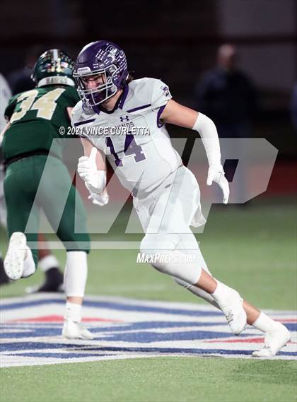 Thumbnail 2 in Boerne vs. Canyon Lake (UIL 4A Bi-District Playoff) photogallery.