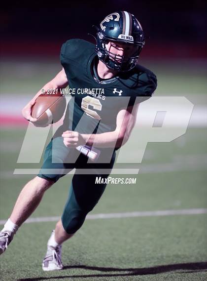 Thumbnail 2 in Boerne vs. Canyon Lake (UIL 4A Bi-District Playoff) photogallery.
