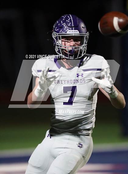 Thumbnail 3 in Boerne vs. Canyon Lake (UIL 4A Bi-District Playoff) photogallery.