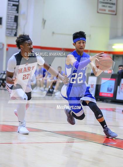 Thumbnail 1 in Burbank vs Hart (Hart Holiday Classic) photogallery.