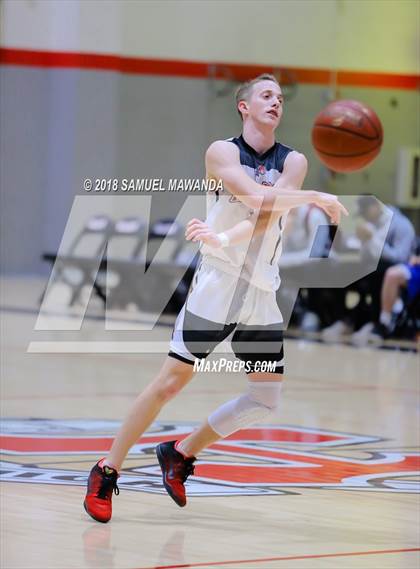 Thumbnail 3 in Burbank vs Hart (Hart Holiday Classic) photogallery.