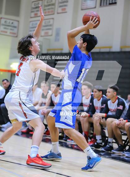 Thumbnail 1 in Burbank vs Hart (Hart Holiday Classic) photogallery.