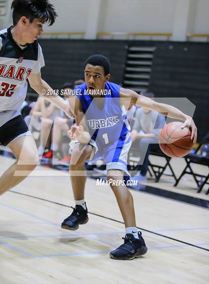 Thumbnail 2 in Burbank vs Hart (Hart Holiday Classic) photogallery.