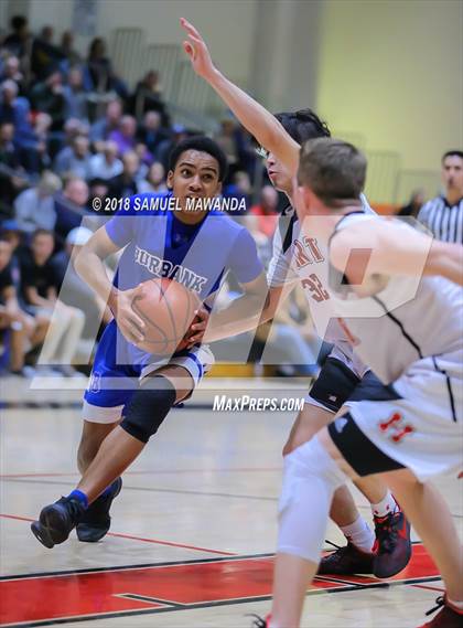 Thumbnail 3 in Burbank vs Hart (Hart Holiday Classic) photogallery.
