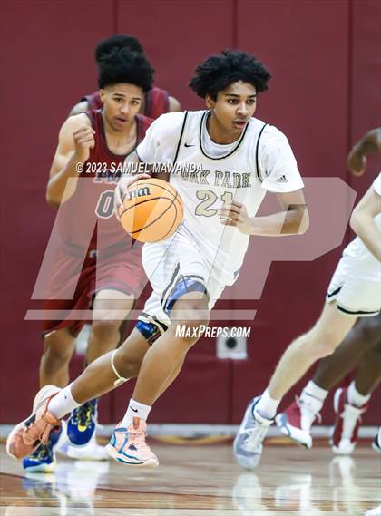 Thumbnail 2 in Oak Park vs St. Pius X-St. Matthias Academy (So Cal Showdown) photogallery.
