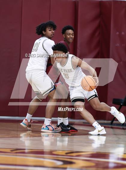 Thumbnail 2 in Oak Park vs St. Pius X-St. Matthias Academy (So Cal Showdown) photogallery.