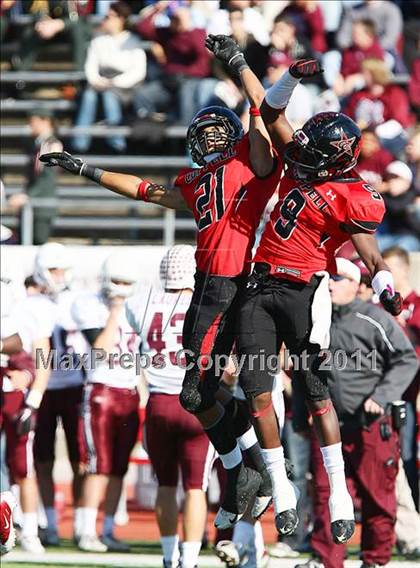 Thumbnail 3 in Coppell vs. Plano (5A Region 1 Bi-District Playoffs)  photogallery.