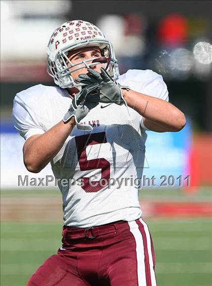 Thumbnail 3 in Coppell vs. Plano (5A Region 1 Bi-District Playoffs)  photogallery.