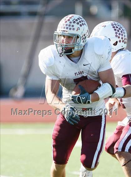 Thumbnail 3 in Coppell vs. Plano (5A Region 1 Bi-District Playoffs)  photogallery.