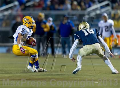 Thumbnail 3 in West Mifflin vs. Franklin Regional (WPIAL Class AAA Quarterfinal) photogallery.