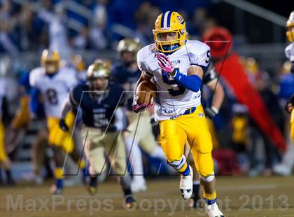 Thumbnail 1 in West Mifflin vs. Franklin Regional (WPIAL Class AAA Quarterfinal) photogallery.