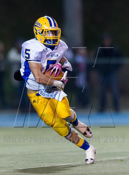 Thumbnail 2 in West Mifflin vs. Franklin Regional (WPIAL Class AAA Quarterfinal) photogallery.