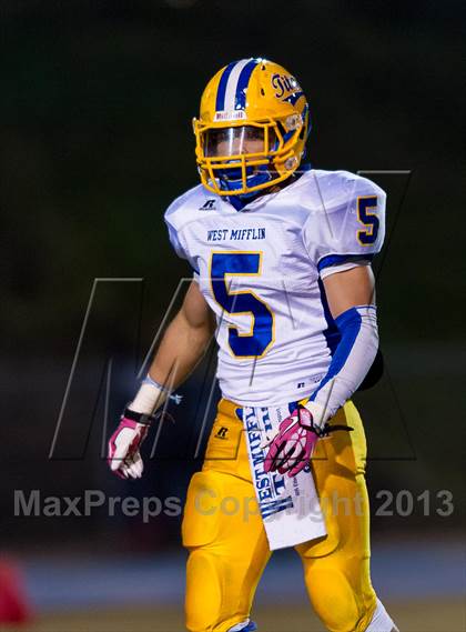 Thumbnail 3 in West Mifflin vs. Franklin Regional (WPIAL Class AAA Quarterfinal) photogallery.