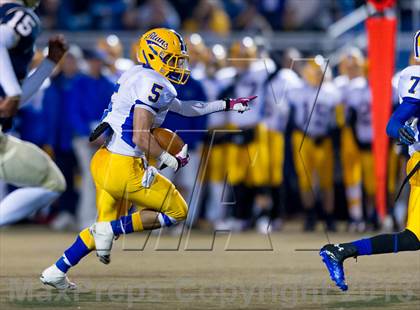 Thumbnail 2 in West Mifflin vs. Franklin Regional (WPIAL Class AAA Quarterfinal) photogallery.