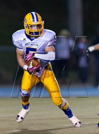 Thumbnail 3 in West Mifflin vs. Franklin Regional (WPIAL Class AAA Quarterfinal) photogallery.