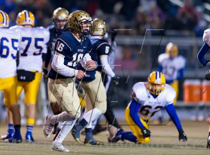 Thumbnail 3 in West Mifflin vs. Franklin Regional (WPIAL Class AAA Quarterfinal) photogallery.