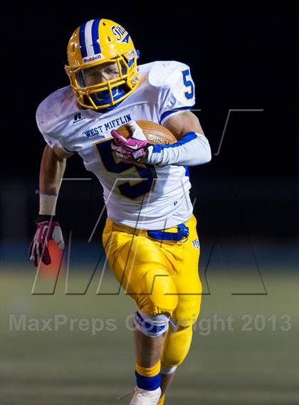 Thumbnail 3 in West Mifflin vs. Franklin Regional (WPIAL Class AAA Quarterfinal) photogallery.