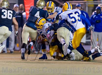 Thumbnail 3 in West Mifflin vs. Franklin Regional (WPIAL Class AAA Quarterfinal) photogallery.