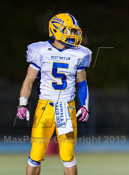 Thumbnail 1 in West Mifflin vs. Franklin Regional (WPIAL Class AAA Quarterfinal) photogallery.