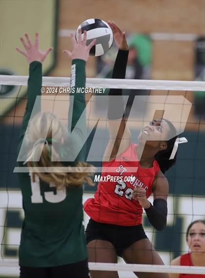 Thumbnail 1 in Hockaday vs St. John's (Southwest Prep 4A Final) photogallery.