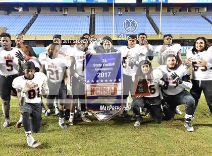 Thumbnail 3 in Wallace-Rose Hill vs. Reidsville (NCHSAA 2A Final) photogallery.