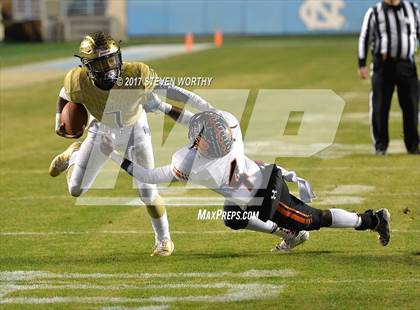 Thumbnail 2 in Wallace-Rose Hill vs. Reidsville (NCHSAA 2A Final) photogallery.