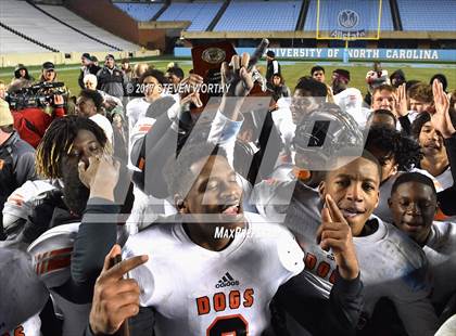 Thumbnail 1 in Wallace-Rose Hill vs. Reidsville (NCHSAA 2A Final) photogallery.