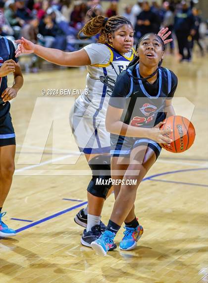 Thumbnail 3 in Carver vs. Oak Cliff Faith Family Academy (She Got Game Classic) photogallery.