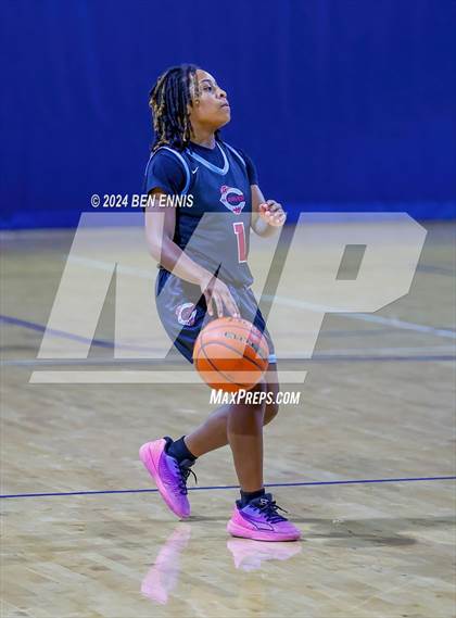 Thumbnail 2 in Carver vs. Oak Cliff Faith Family Academy (She Got Game Classic) photogallery.