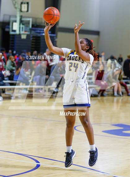 Thumbnail 1 in Carver vs. Oak Cliff Faith Family Academy (She Got Game Classic) photogallery.