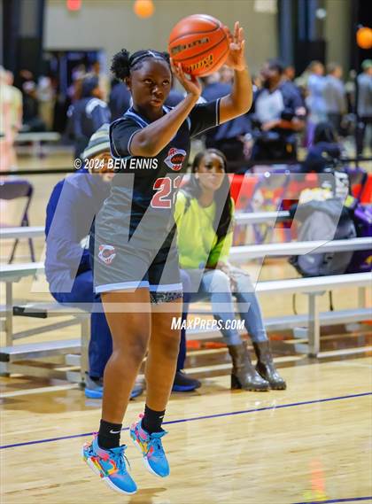 Thumbnail 2 in Carver vs. Oak Cliff Faith Family Academy (She Got Game Classic) photogallery.
