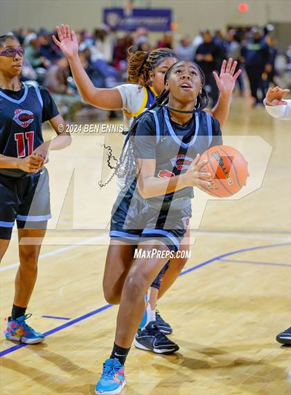Thumbnail 1 in Carver vs. Oak Cliff Faith Family Academy (She Got Game Classic) photogallery.