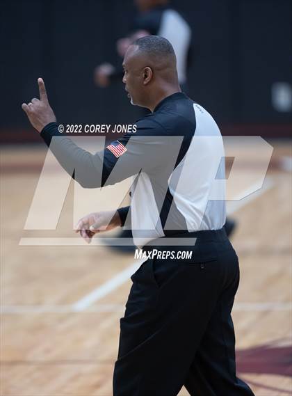 Thumbnail 2 in Veterans vs Warner Robins  photogallery.
