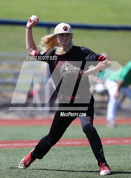 Thumbnail 2 in Liberty Union vs. Fairland (OHSAA D3 Regional Final) photogallery.