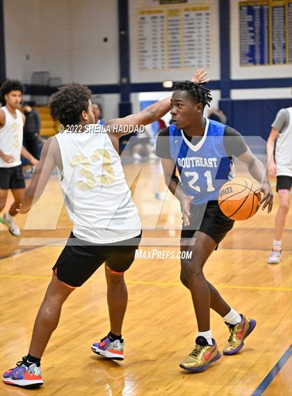 Thumbnail 1 in Southeast vs Countryside (The Hoop Vibe) photogallery.