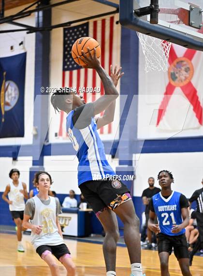 Thumbnail 2 in Southeast vs Countryside (The Hoop Vibe) photogallery.