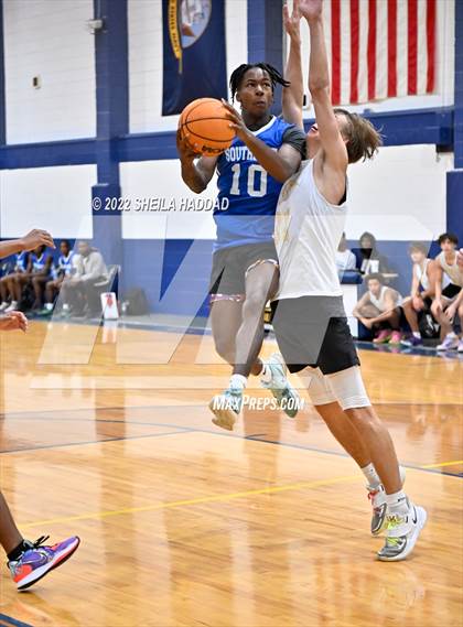 Thumbnail 3 in Southeast vs Countryside (The Hoop Vibe) photogallery.