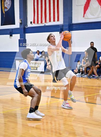 Thumbnail 3 in Southeast vs Countryside (The Hoop Vibe) photogallery.
