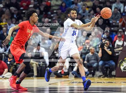 Thumbnail 3 in Vashon vs Oak Hill Academy (Bass Pro Shop Tournament of Champions) photogallery.