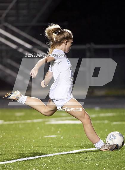 Thumbnail 3 in Stanton vs Ponte Vedra (Preseason) photogallery.