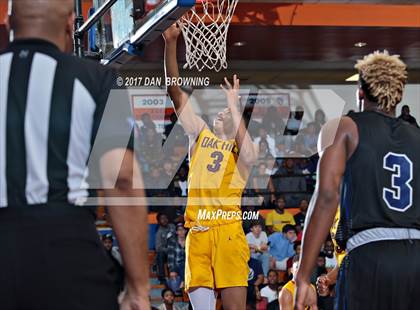 Thumbnail 2 in IMG Academy vs Oak Hill Academy (Chick-fil-a Classic) photogallery.