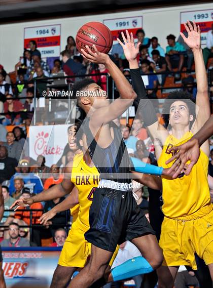Thumbnail 3 in IMG Academy vs Oak Hill Academy (Chick-fil-a Classic) photogallery.