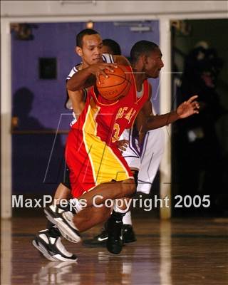 Thumbnail 2 in De Anza vs. Sacramento (St. Hope Classic) photogallery.