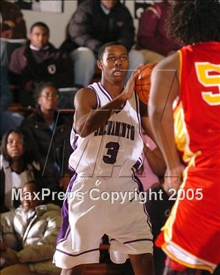Thumbnail 2 in De Anza vs. Sacramento (St. Hope Classic) photogallery.